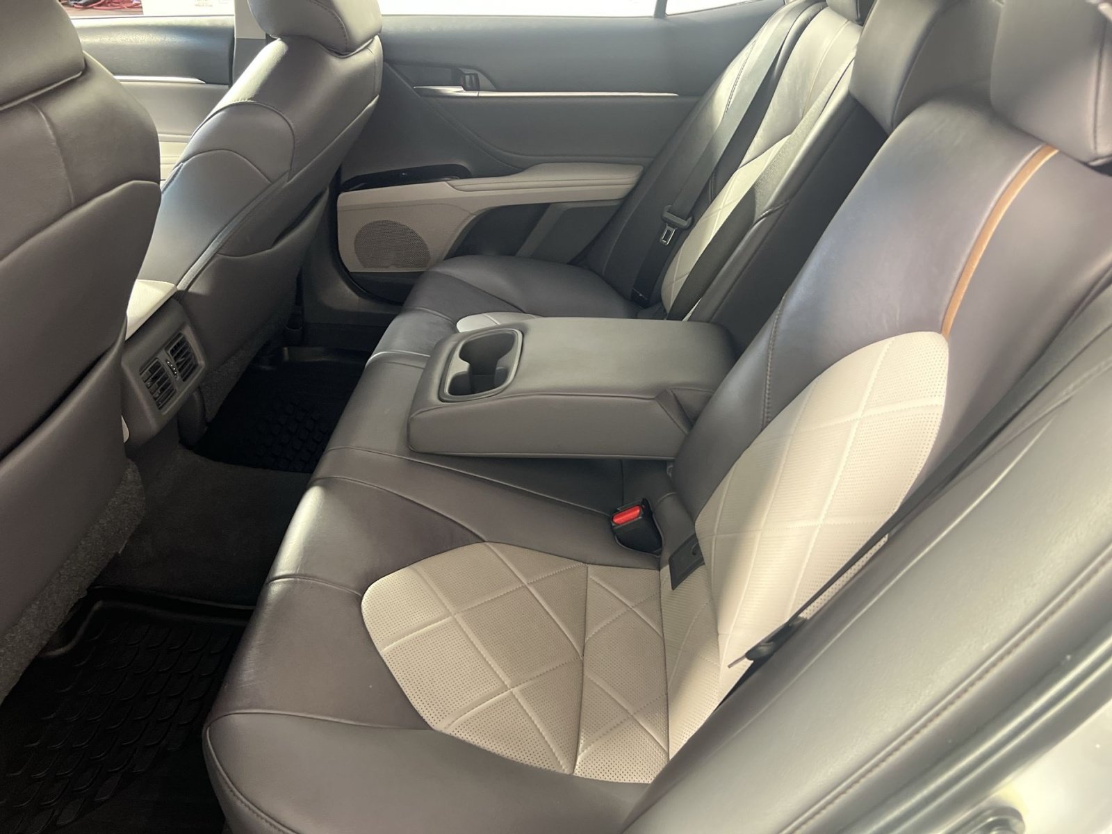 Used 2018 Toyota Camry XLE w/ Audio Package FWD image 26