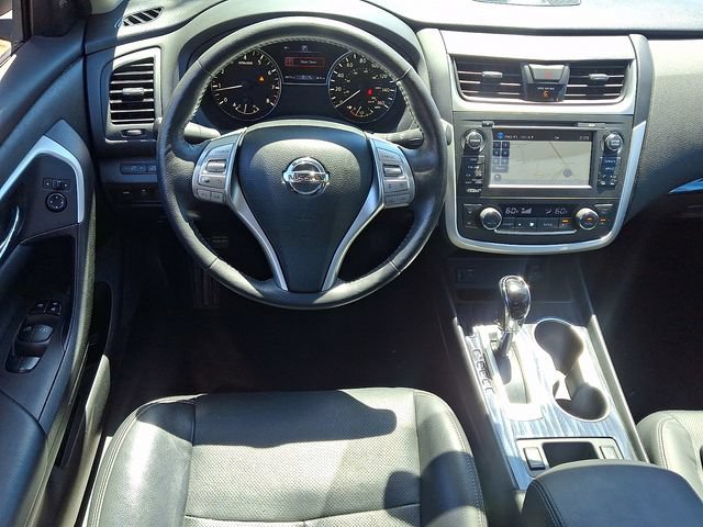 Used 2016 Nissan Altima 2.5 SL w/ 2.5 Technology Package FWD image 12