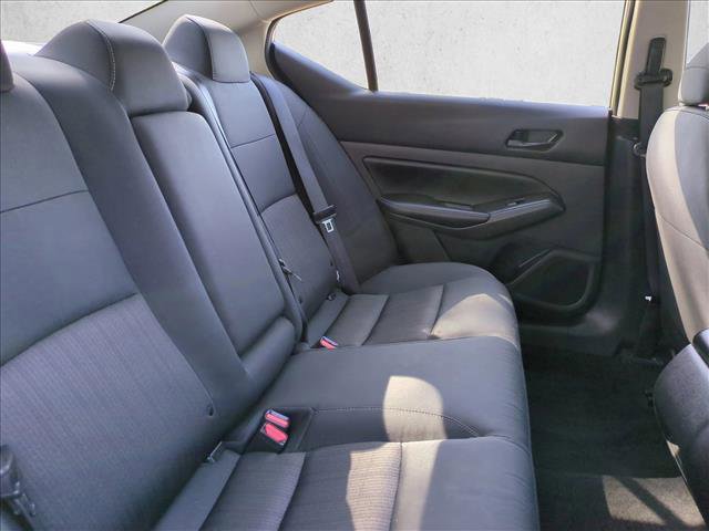 Used 2025 Nissan Altima 2.5 SV FWD image 21