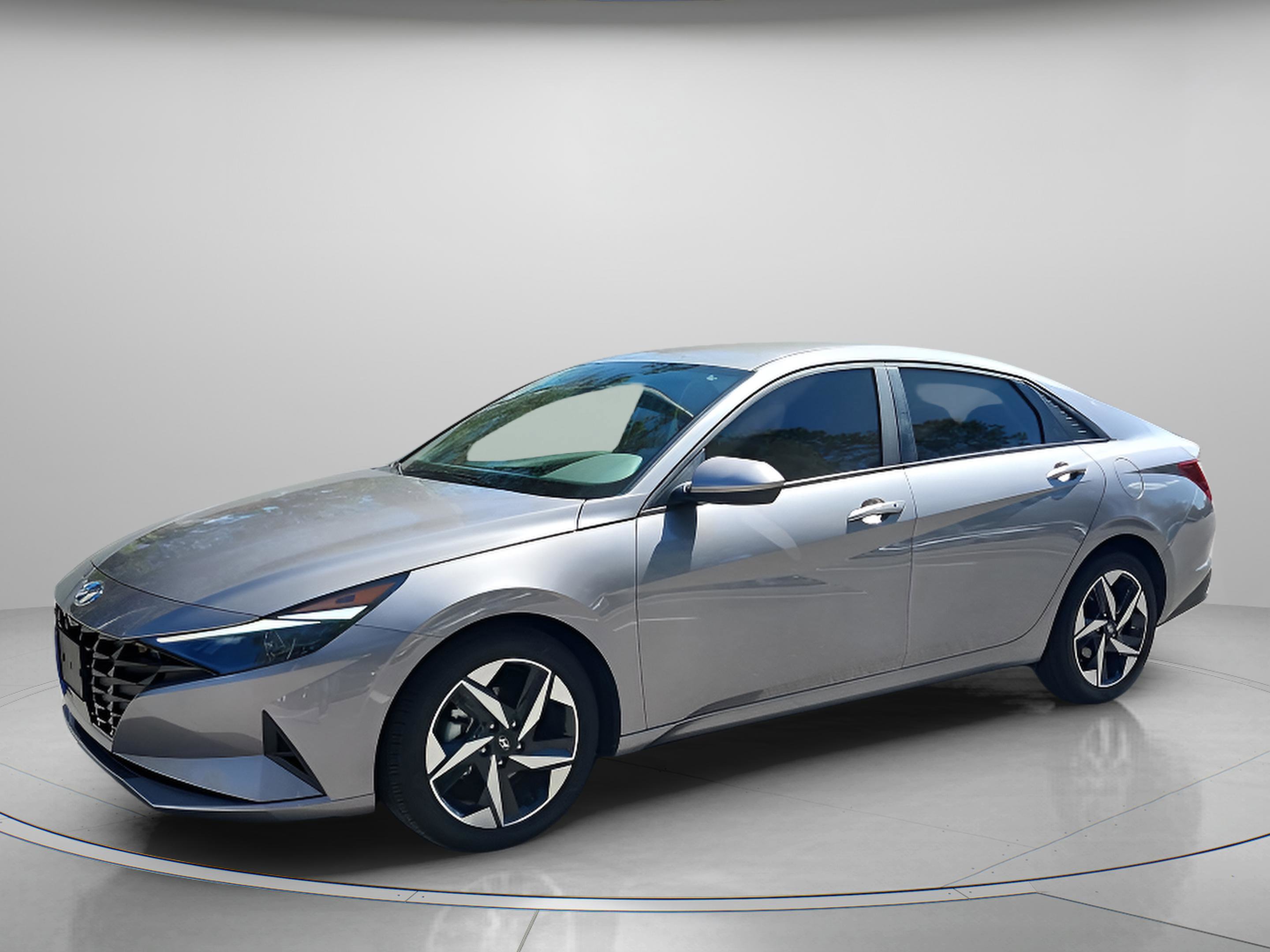 Used 2023 Hyundai Elantra SEL w/ Convenience Package image 2