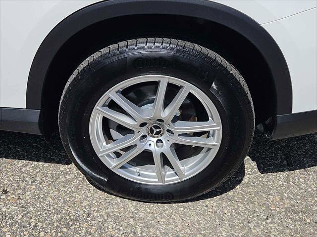 Used 2025 Mercedes-Benz GLC 300 4MATIC image 3