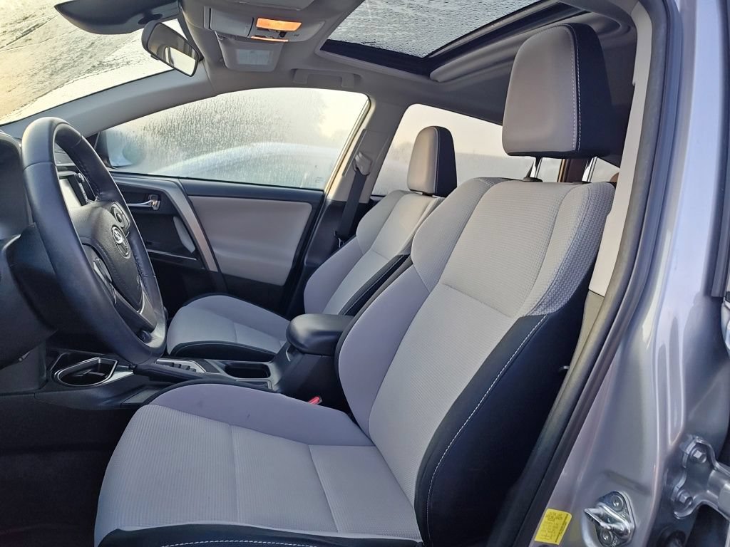 Used 2018 Toyota RAV4 Adventure AWD/4WD image 7