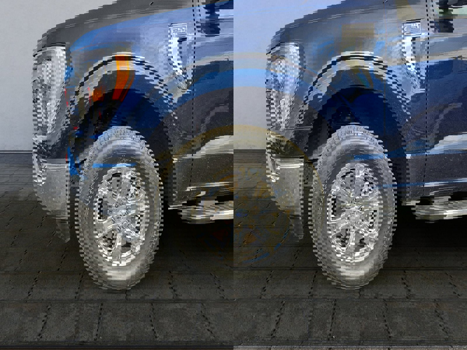 Certified 2022 Ford F150 XLT w/ Equipment Group 302A High image 26