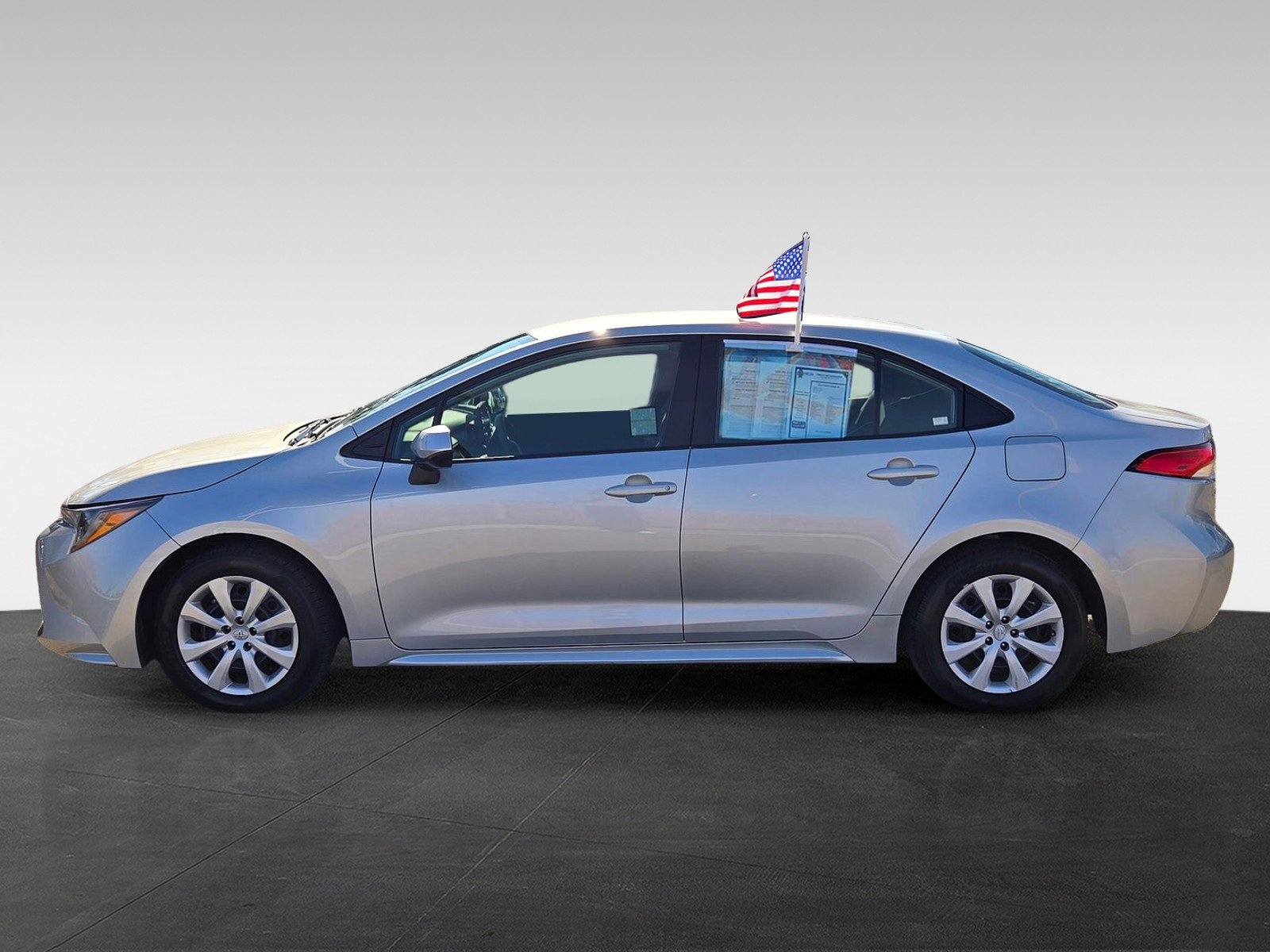 Used 2022 Toyota Corolla LE image 8