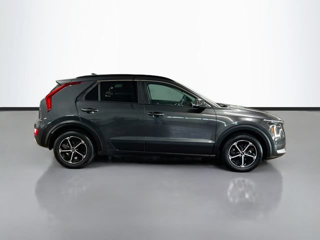 Used 2025 Kia Niro EX FWD image 8