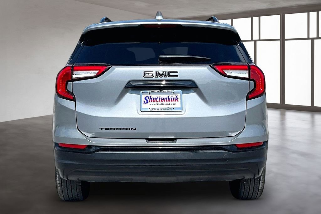 Used 2023 GMC Terrain SLE w/ Elevation Edition FWD image 5