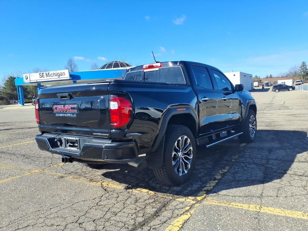 Used 2024 GMC Canyon Denali image 4