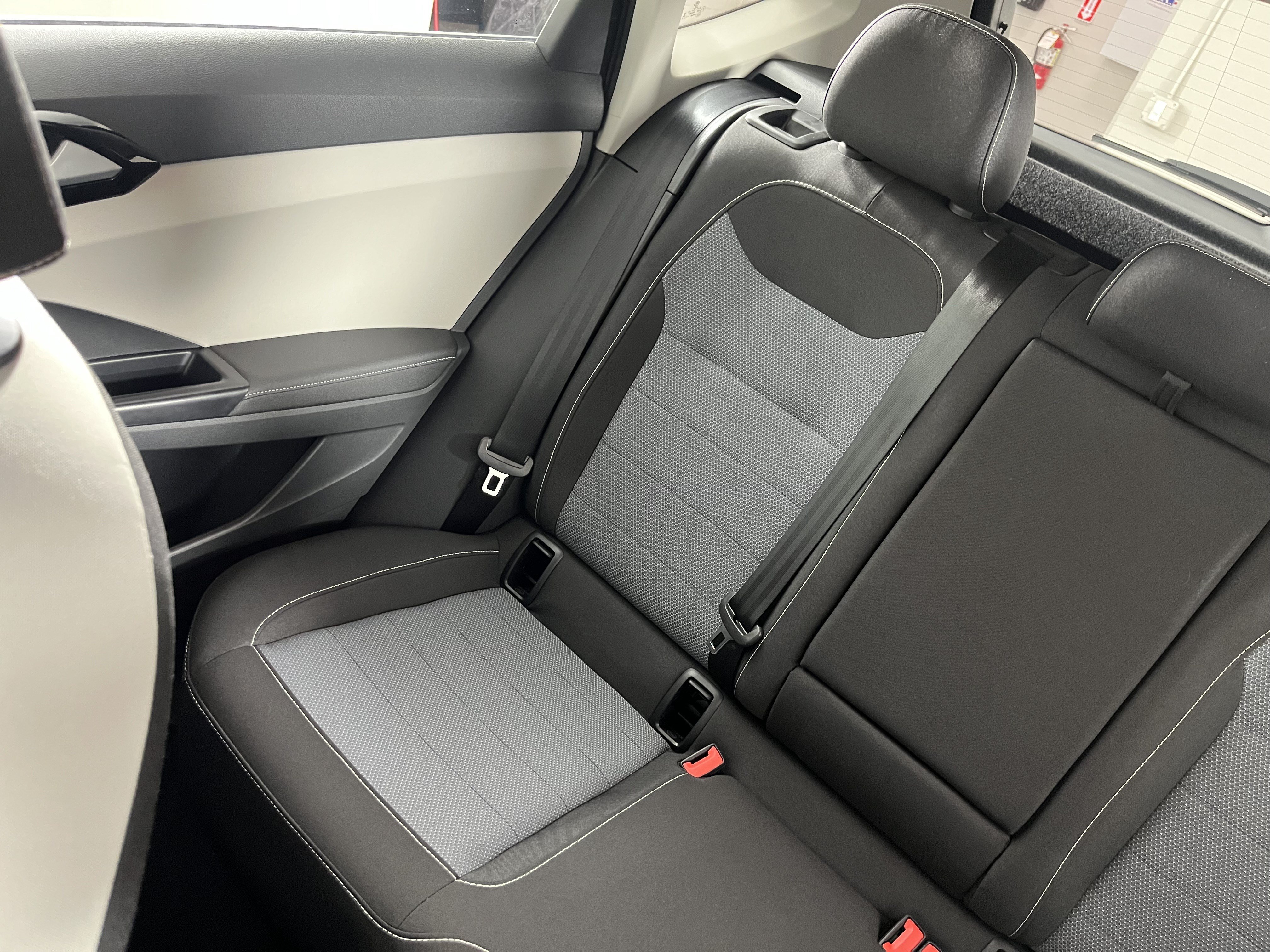 Certified 2025 Volkswagen Taos S FWD image 21