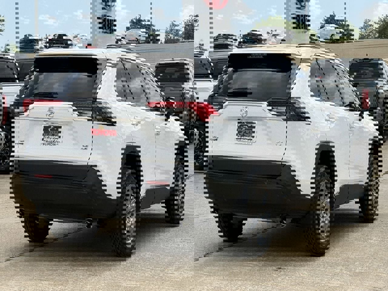 Used 2024 Toyota RAV4 XLE w/ Convenience Package image 4