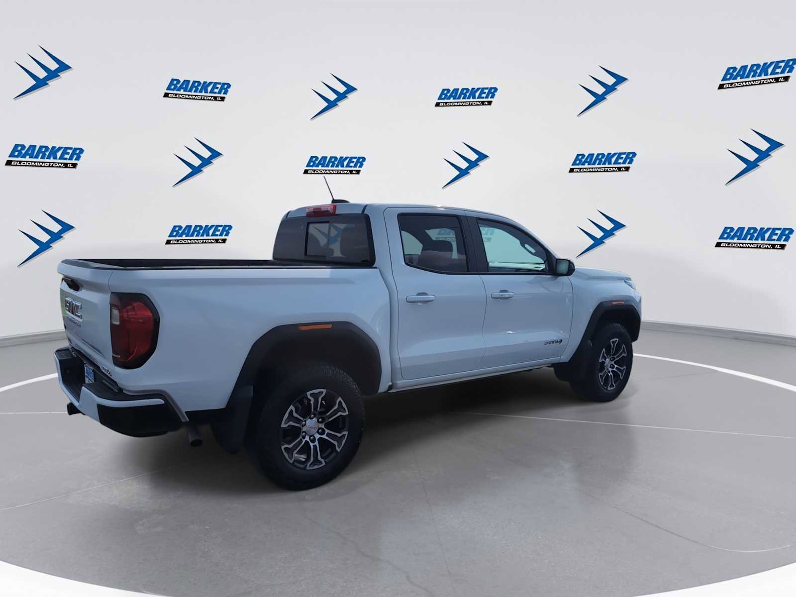 Used 2025 GMC Canyon AT4 w/ AT4 Premium Package image 9