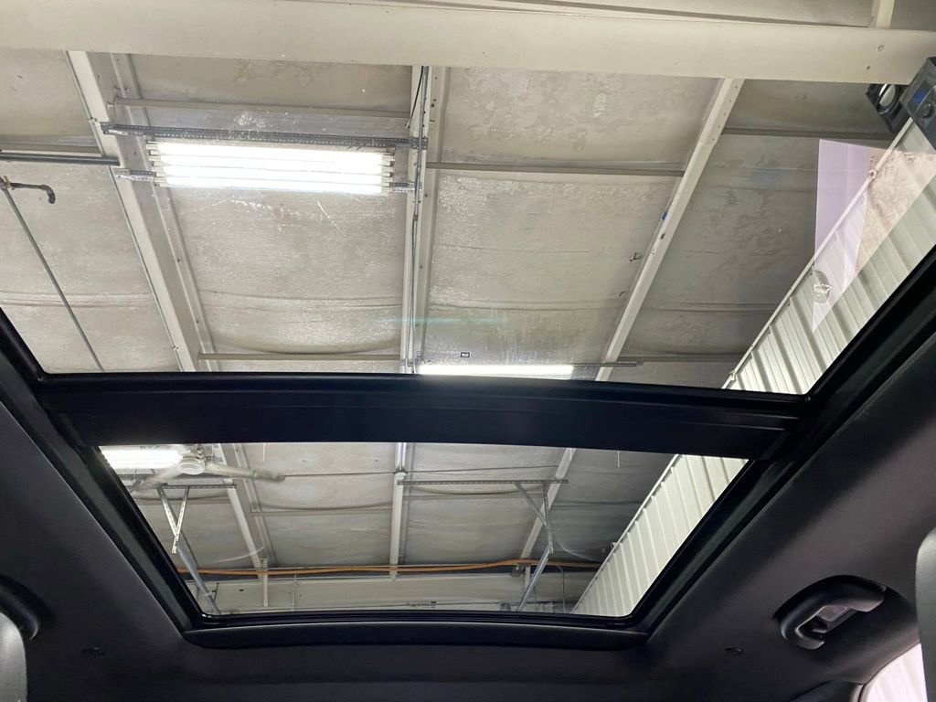 Used 2023 Chevrolet Equinox RS image 2