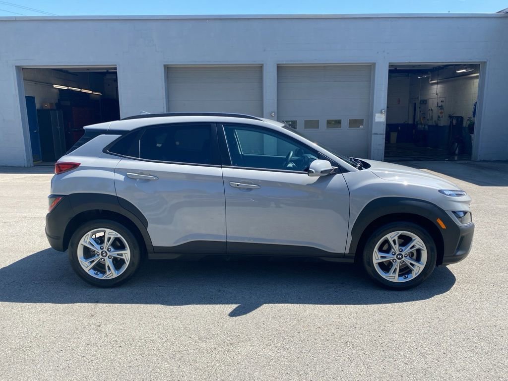Used 2023 Hyundai Kona SEL w/ Cargo Package FWD image 2