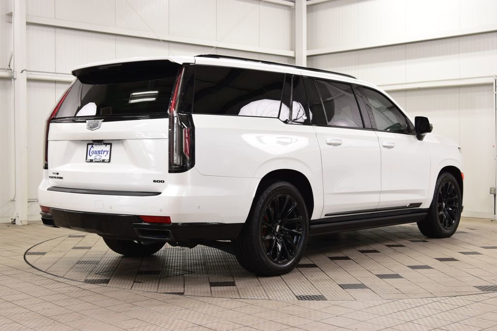 Used 2024 Cadillac Escalade ESV Sport Platinum w/ LPO, ONYX Package AWD/4WD image 8