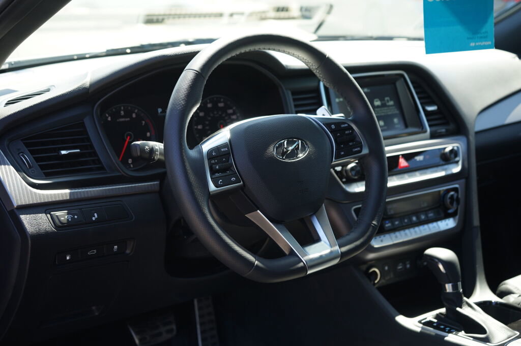 Used 2019 Hyundai Sonata Sport w/ Winter Weather Package FWD image 13