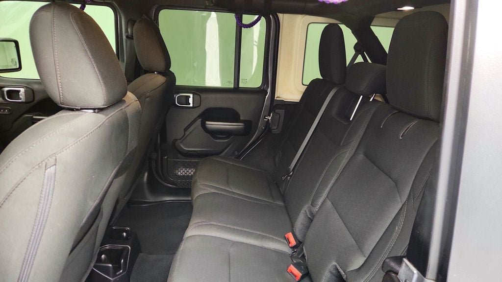 Used 2019 Jeep Wrangler Unlimited Sport S AWD/4WD image 19