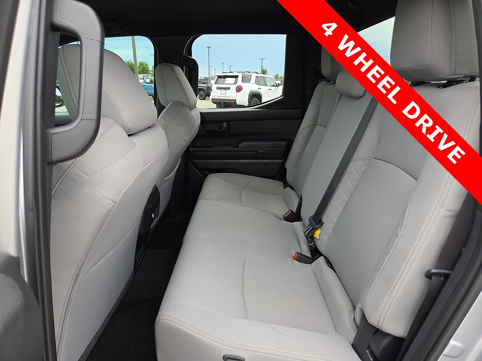 Used 2025 Toyota Tacoma SR5 AWD/4WD image 10