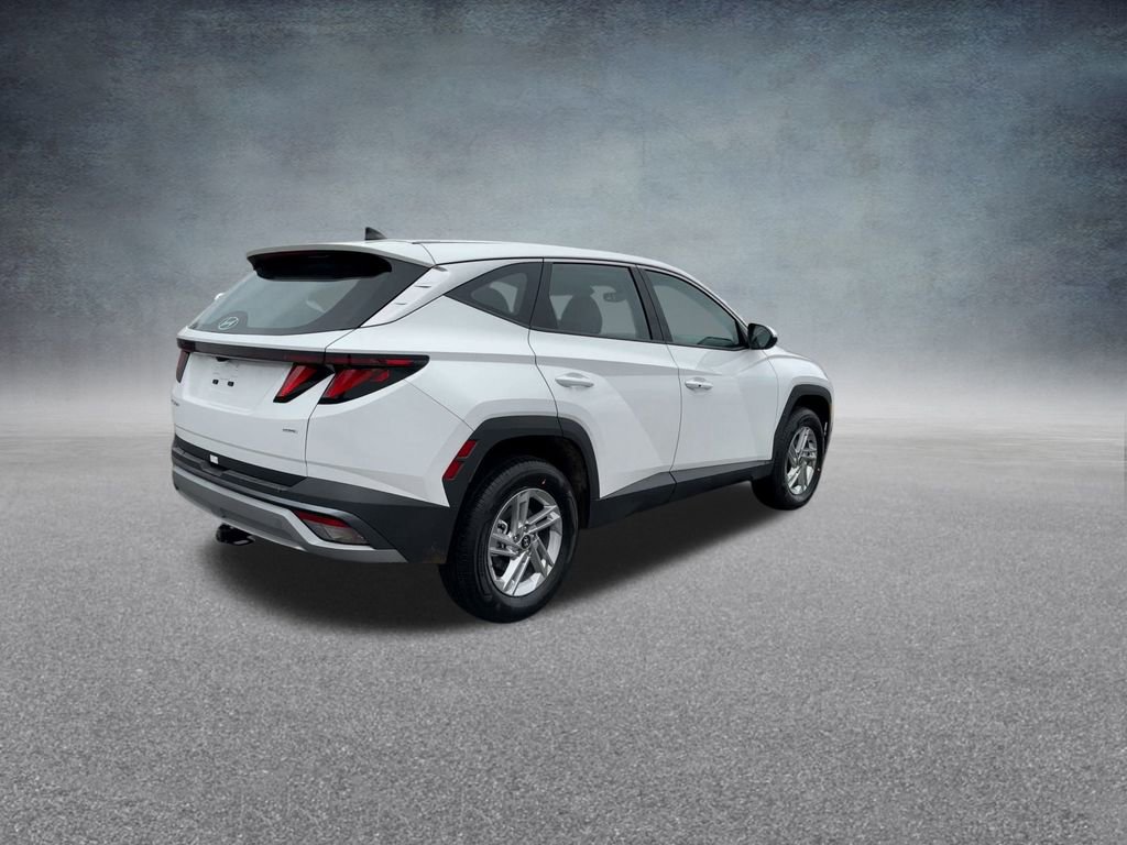 Used 2025 Hyundai Tucson SE image 22