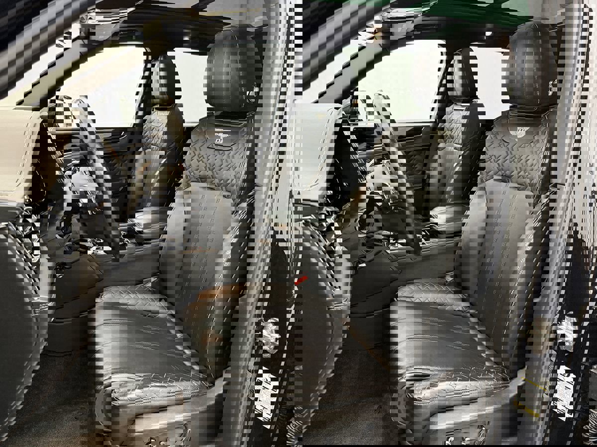 Used 2017 Bentley Bentayga image 10