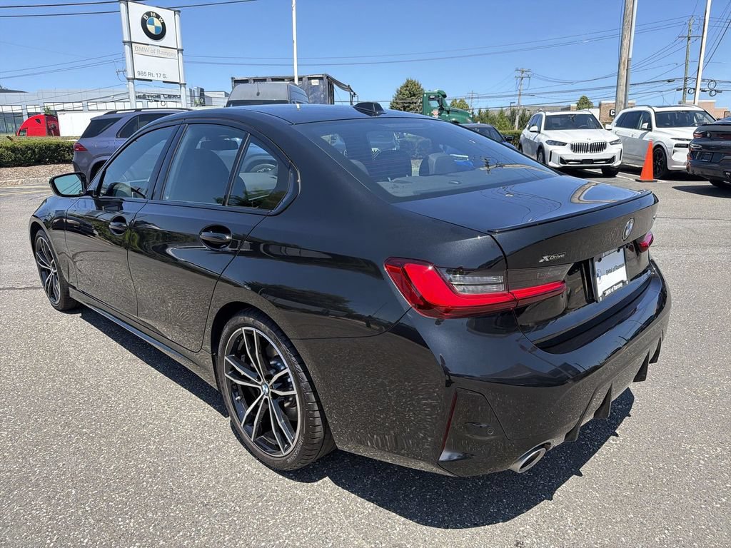 Used 2024 BMW 330i xDrive Sedan w/ M Sport Package AWD/4WD image 12