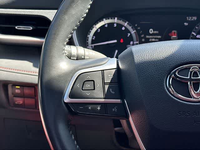Used 2022 Toyota Highlander XSE AWD/4WD image 9