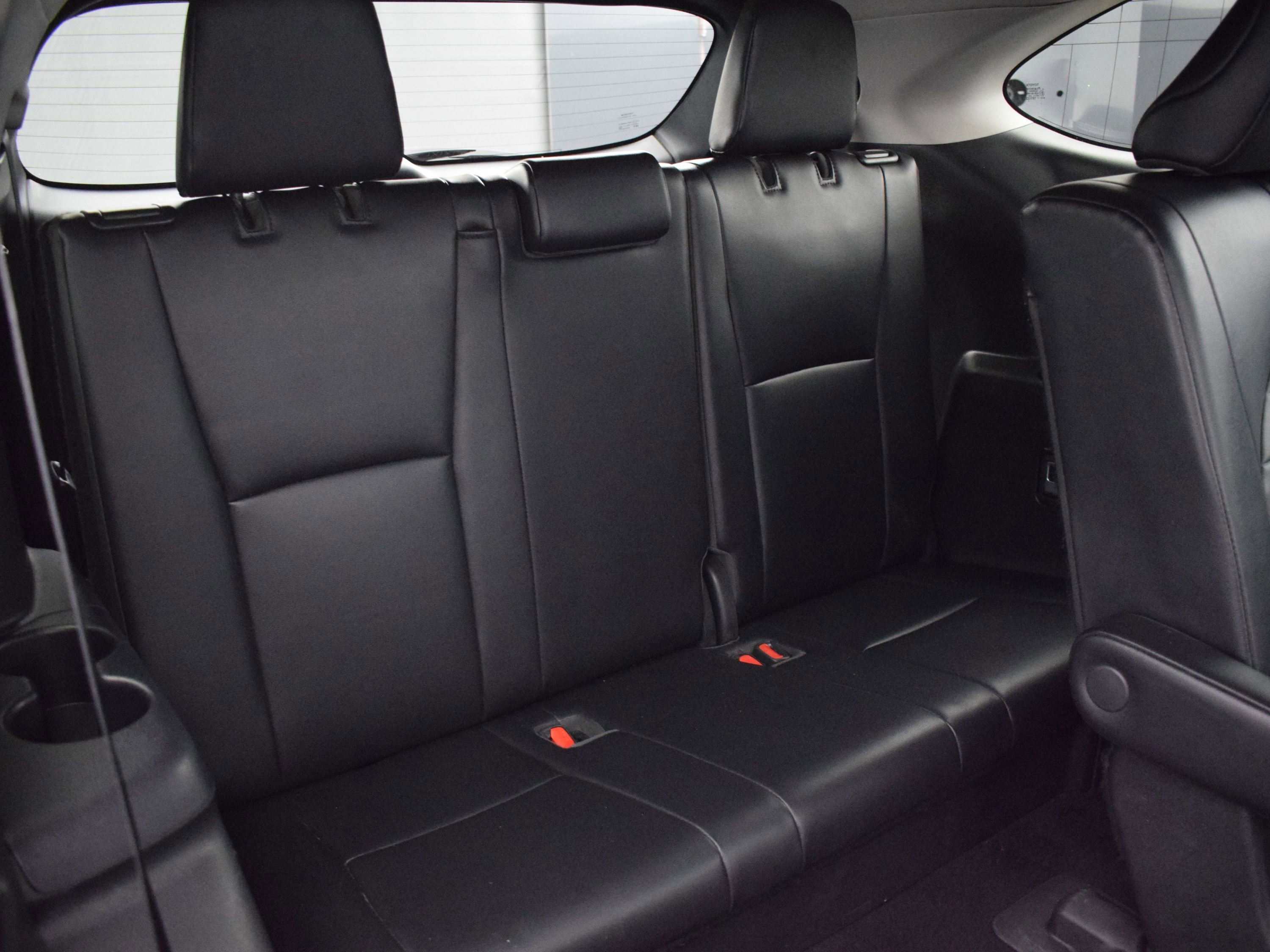 Used 2022 Toyota Highlander XLE AWD/4WD image 12
