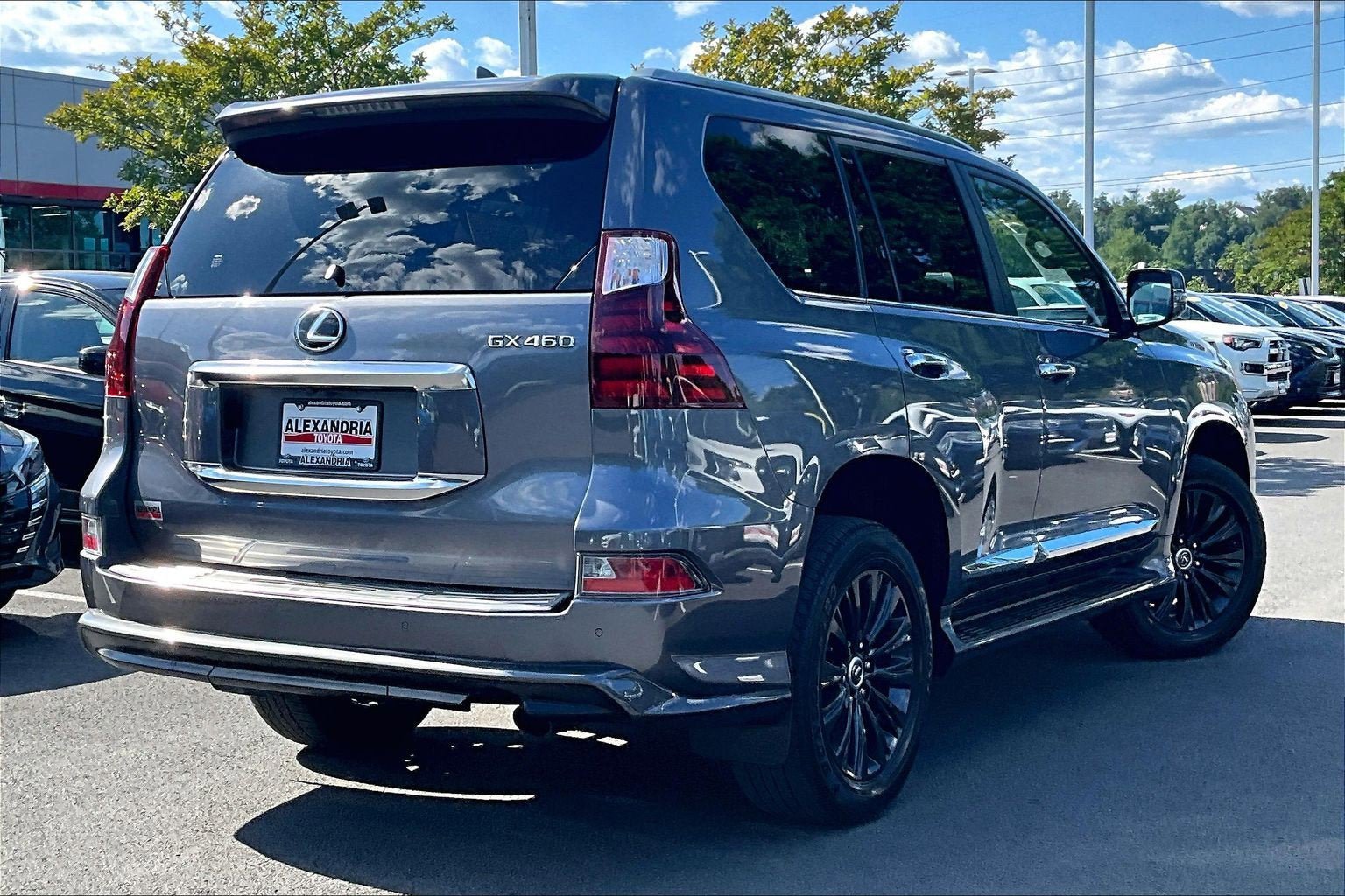 Used 2022 Lexus GX 460 Premium w/ Accessory Package AWD/4WD image 11