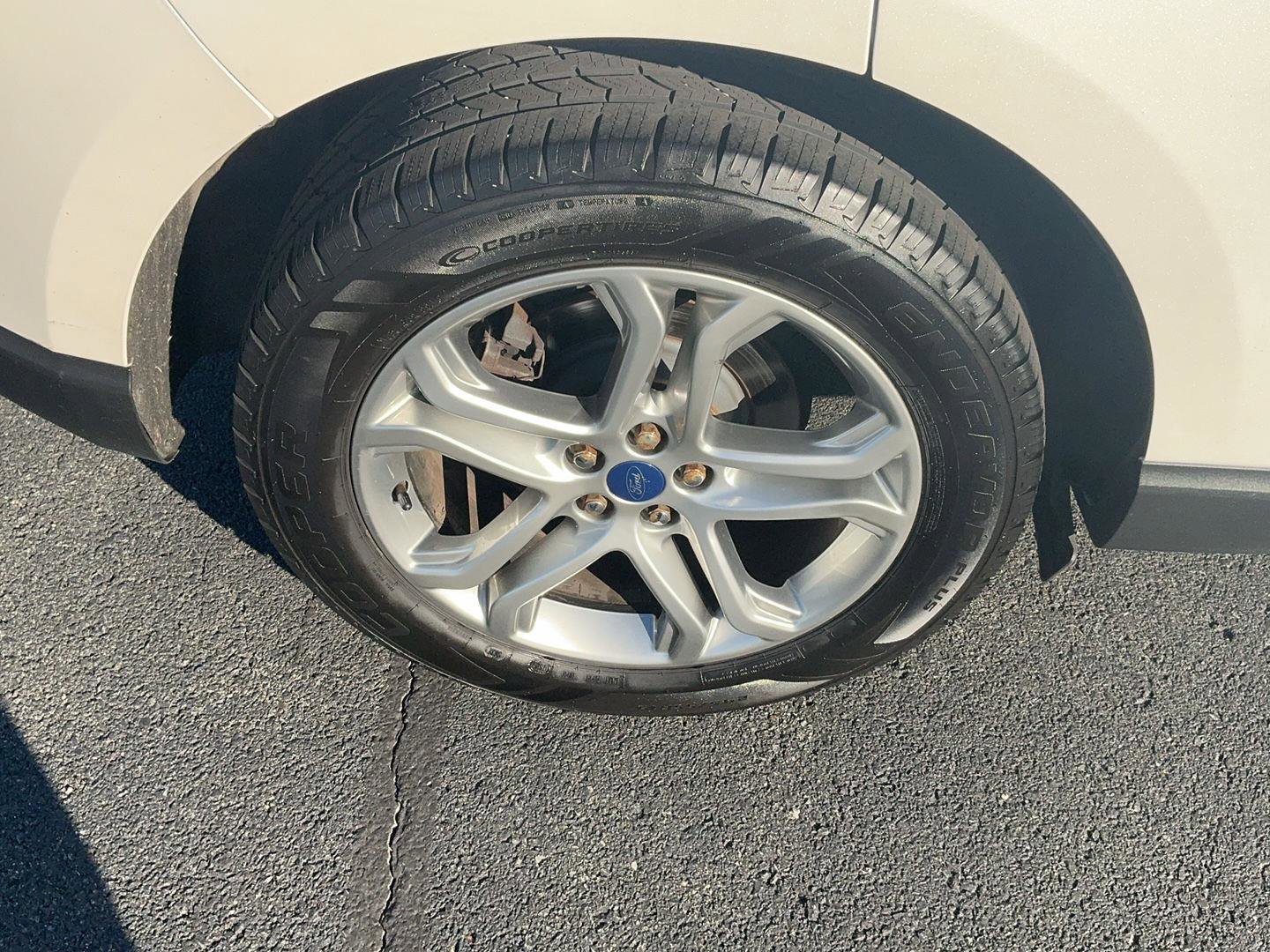 Used 2016 Ford Edge Titanium w/ Equipment Group 301A image 6