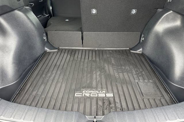 Certified 2025 Toyota Corolla Cross LE image 19