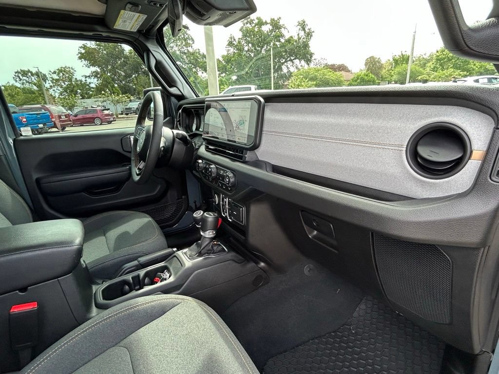 Used 2024 Jeep Gladiator Sport AWD/4WD image 42