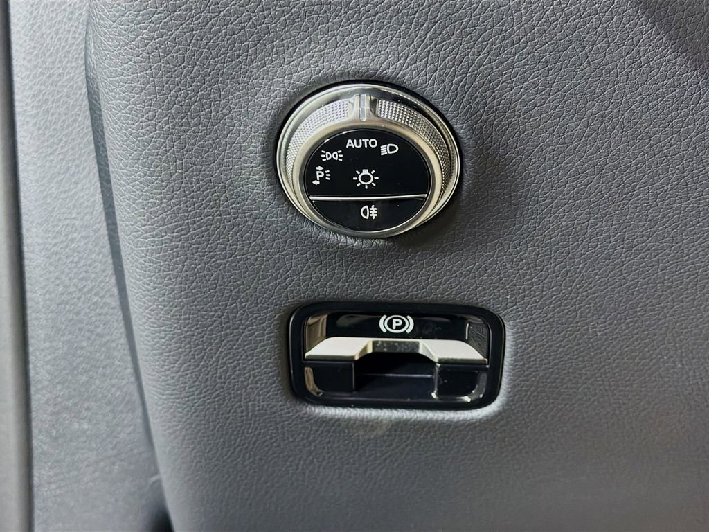 New 2026 Mercedes-Benz GLC 300 4MATIC image 11