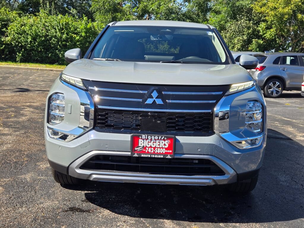New 2026 Mitsubishi Outlander SE AWD/4WD image 2