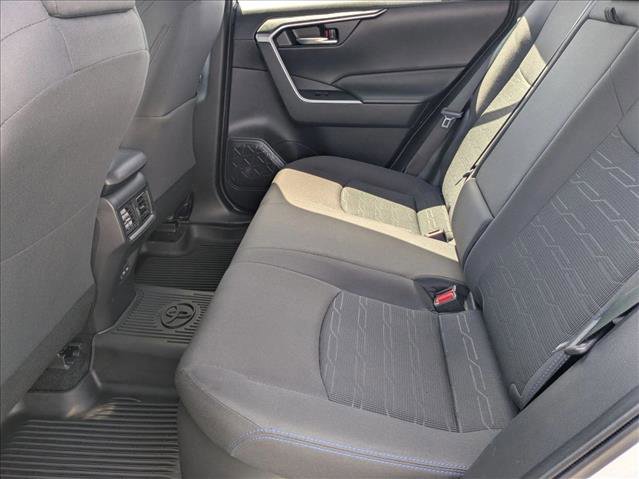 Used 2022 Toyota RAV4 SE AWD/4WD image 17