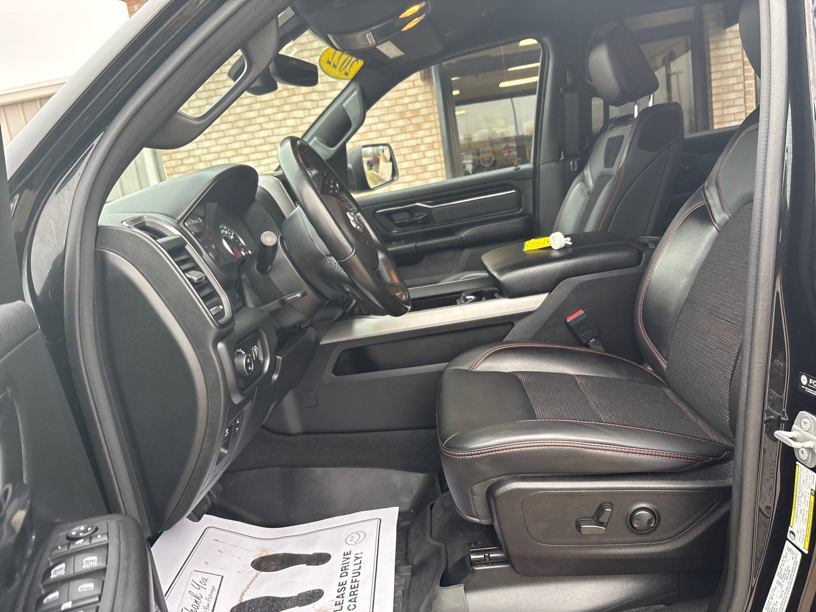 Used 2022 RAM 1500 Big Horn w/ Built-to-serve Edition image 3