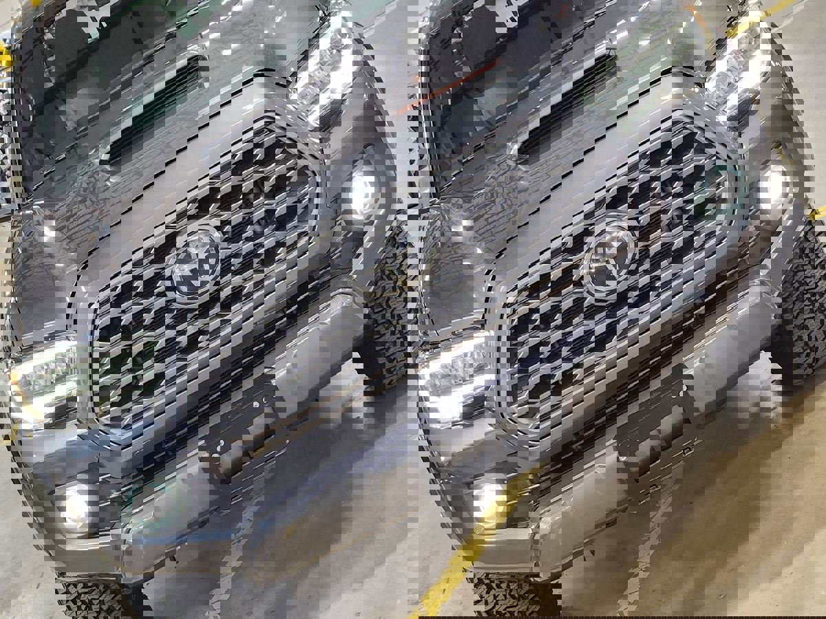 Used 2021 Toyota Tacoma TRD Sport w/ Technology Package image 19