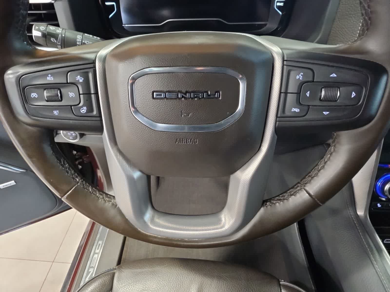 Used 2023 GMC Yukon XL Denali AWD/4WD image 25
