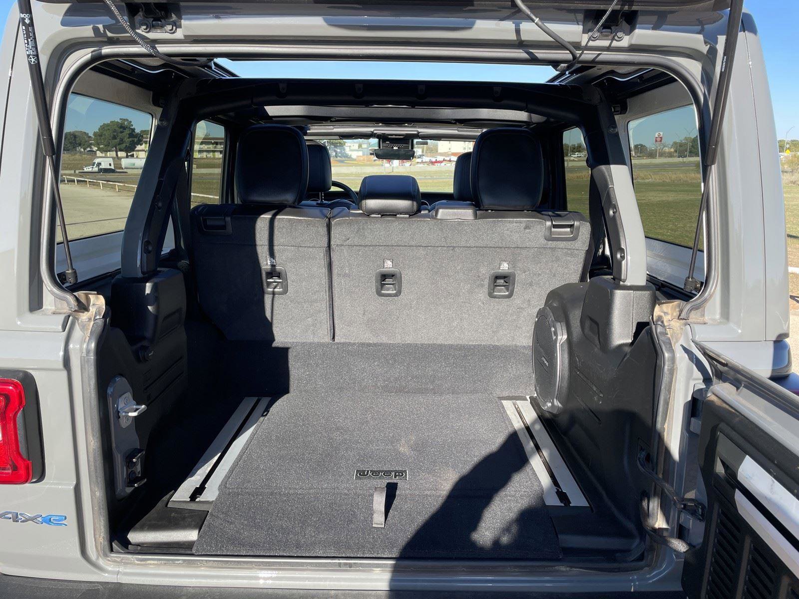 Used 2022 Jeep Wrangler Unlimited Rubicon 4xe w/ Safety Group image 29