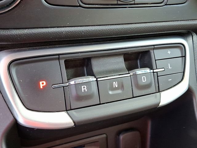 Used 2024 GMC Terrain SLT image 18