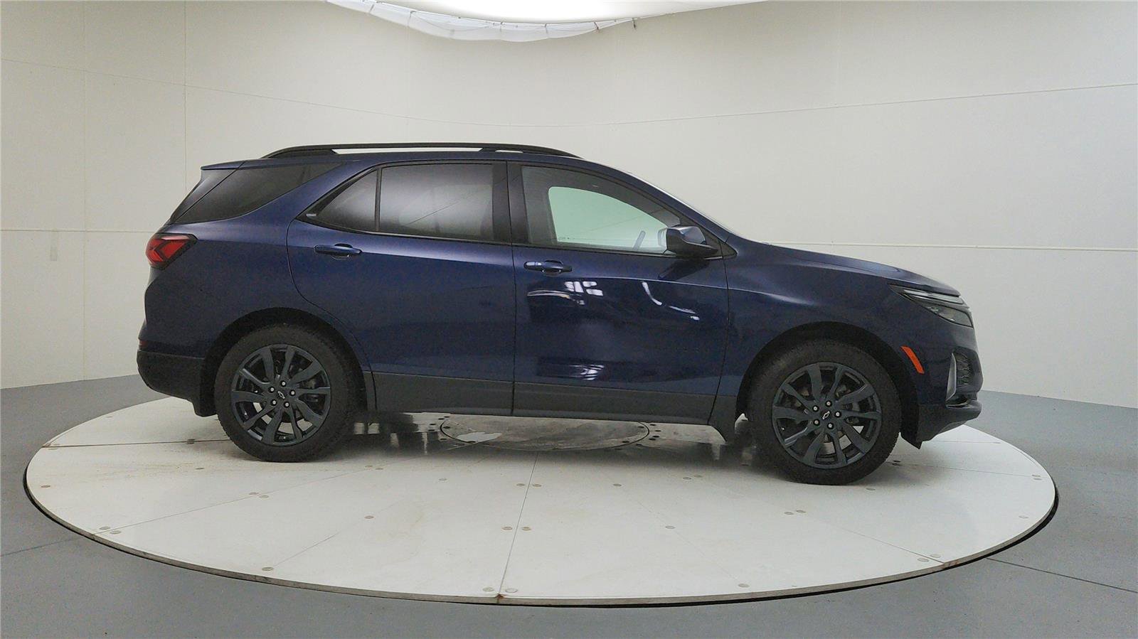 Used 2023 Chevrolet Equinox RS AWD/4WD image 8