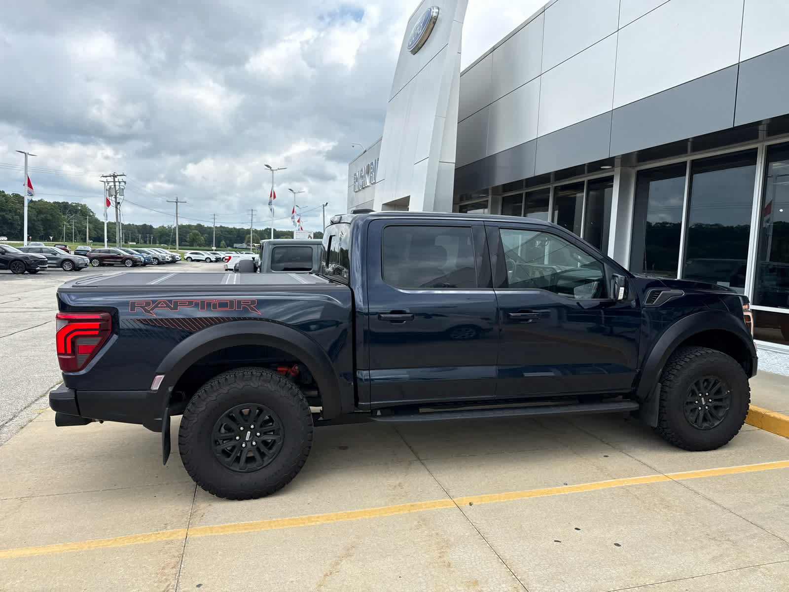 Used 2025 Ford F150 Raptor AWD/4WD image 5