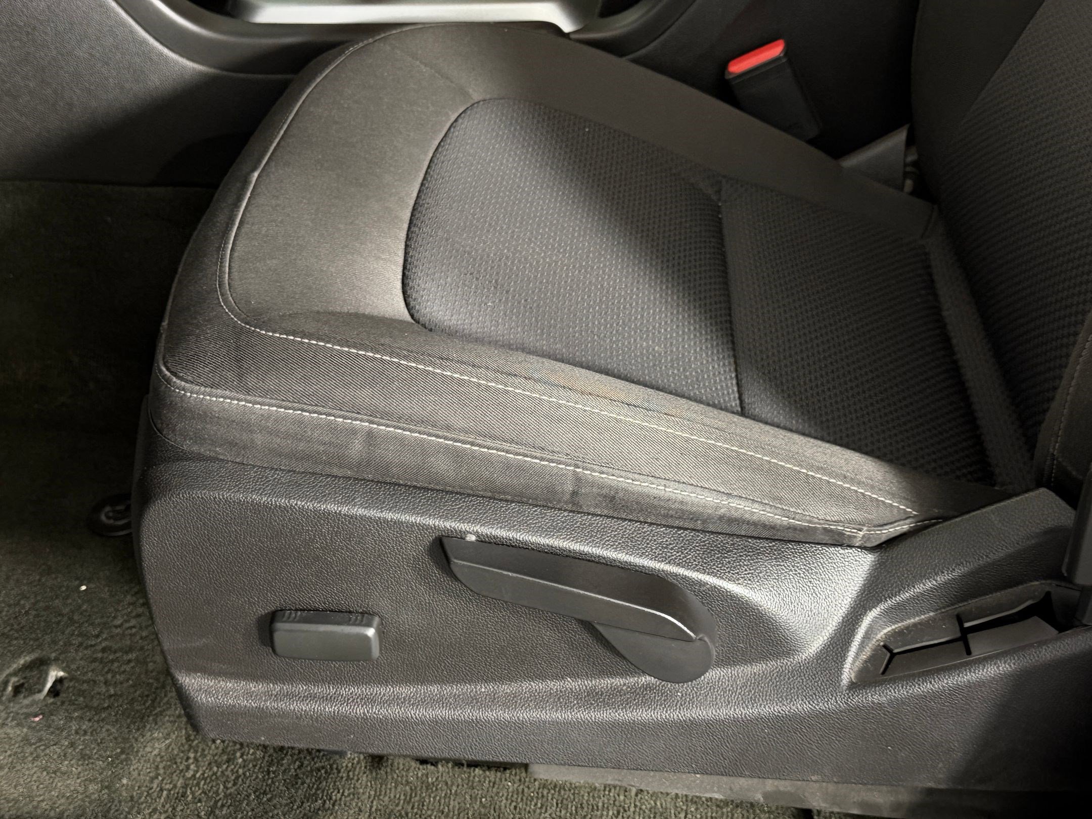 Used 2016 Chevrolet Colorado LT w/ LT Convenience Package image 13