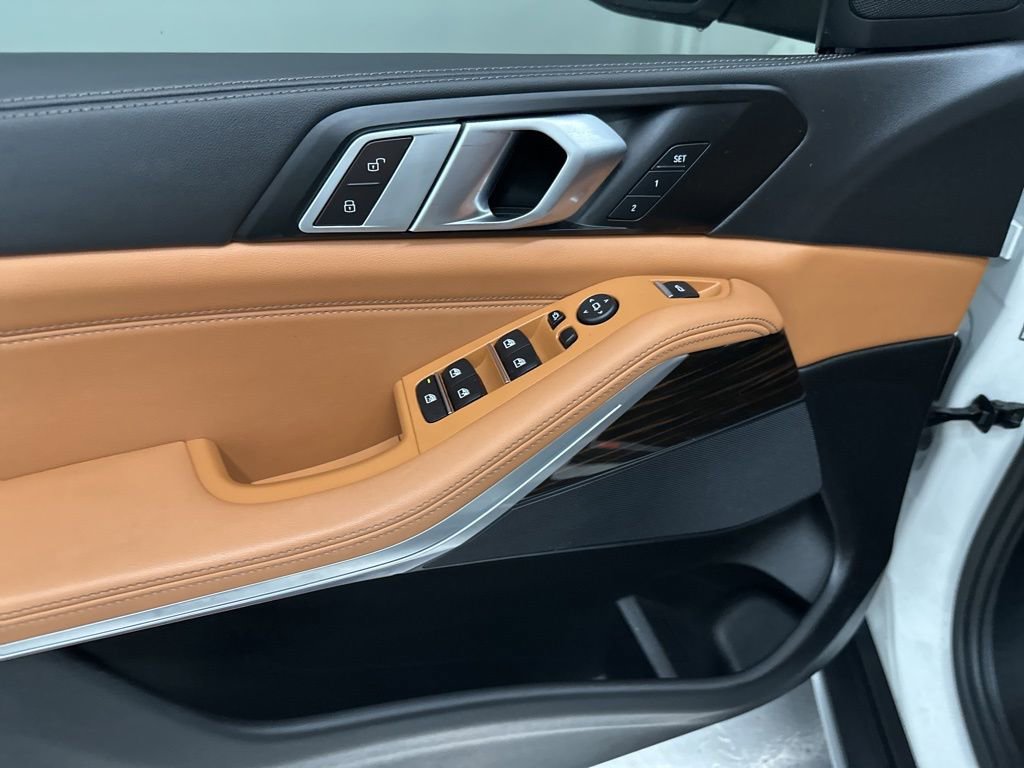 Used 2024 BMW X5 xDrive40i w/ Parking Assistance Package AWD/4WD image 10