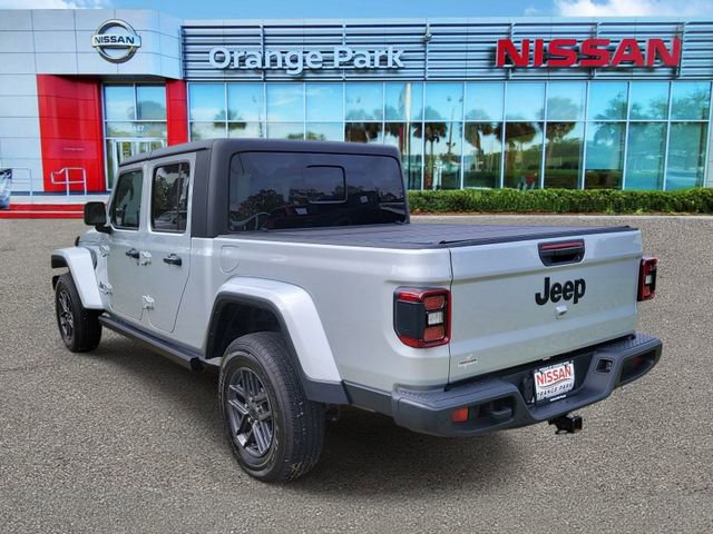 Used 2024 Jeep Gladiator Sport image 3