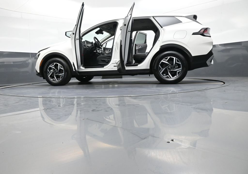 Certified 2025 Kia Sportage LX FWD image 47