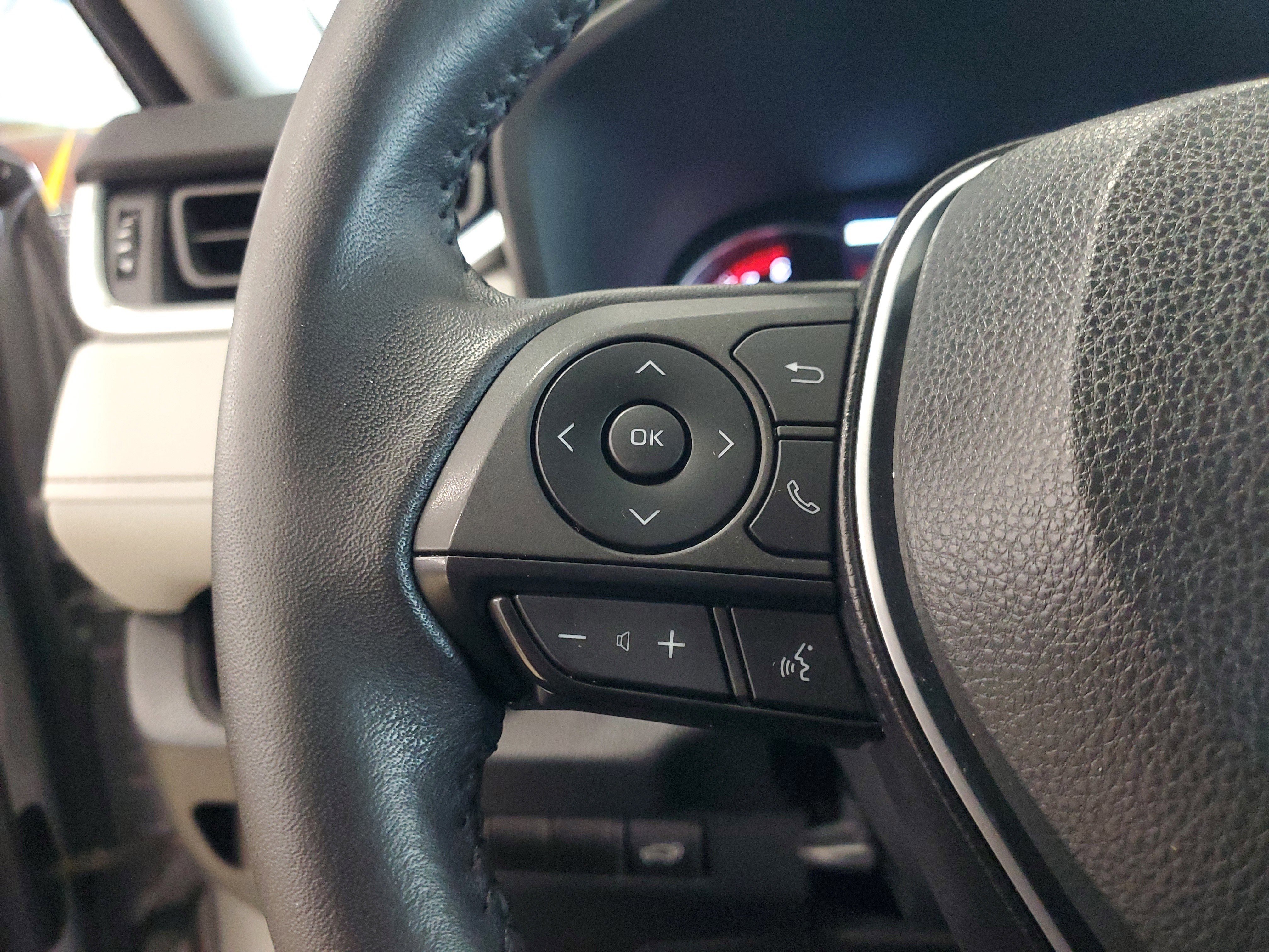 Used 2023 Toyota RAV4 XLE Premium image 20