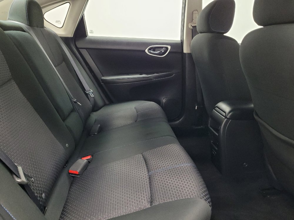 Used 2019 Nissan Sentra SR FWD image 19