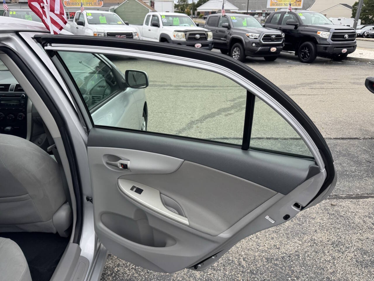 Used 2010 Toyota Corolla LE FWD image 31