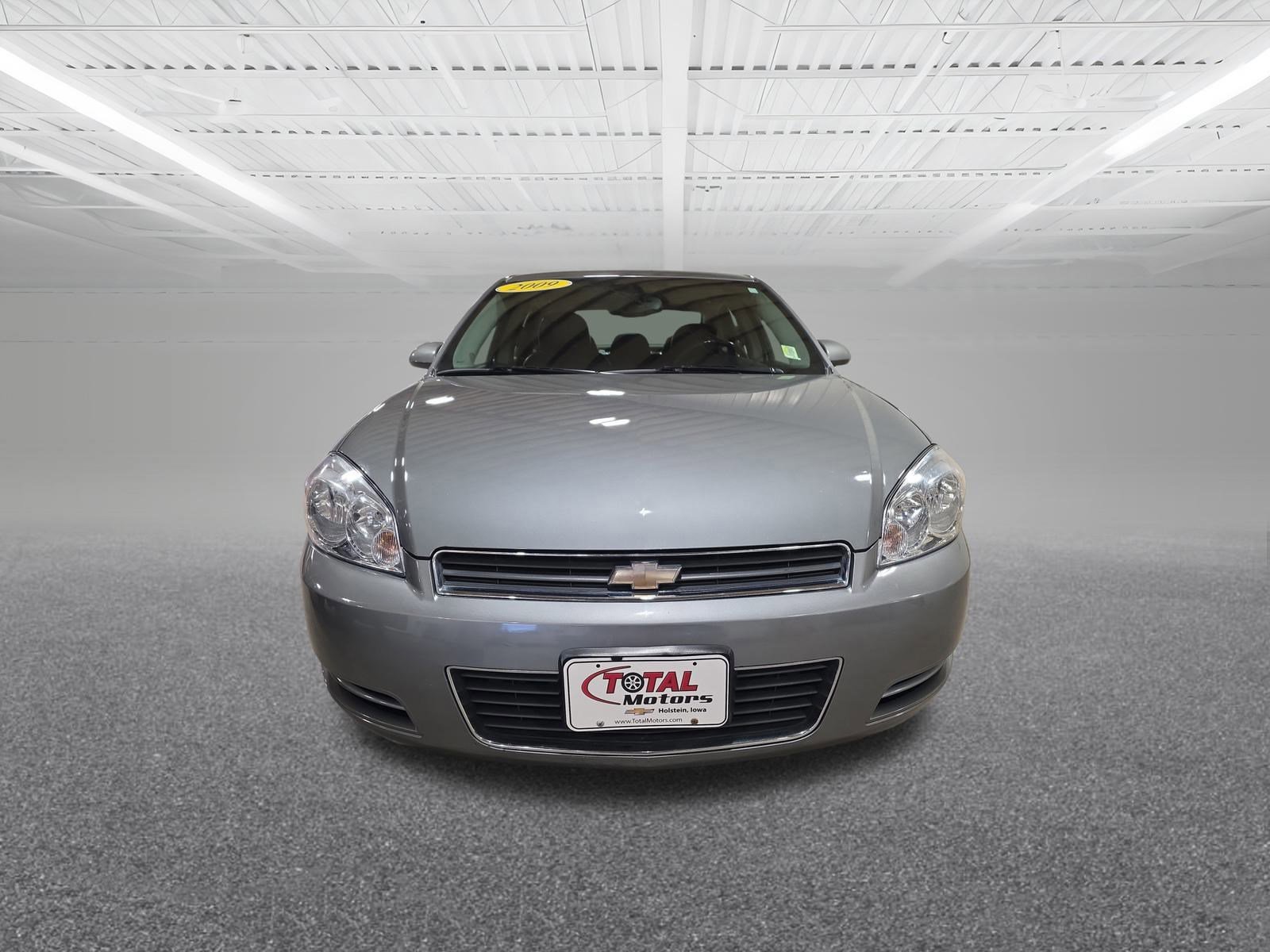 Used 2009 Chevrolet Impala LT w/ Luxury Edition Package image 3