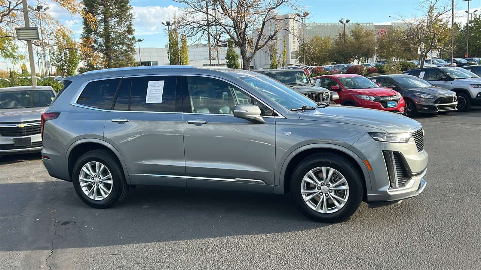 Used 2023 Cadillac XT6 Luxury AWD/4WD image 4