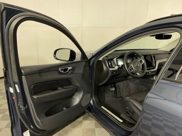 Certified 2025 Volvo XC60 B5 Plus image 27