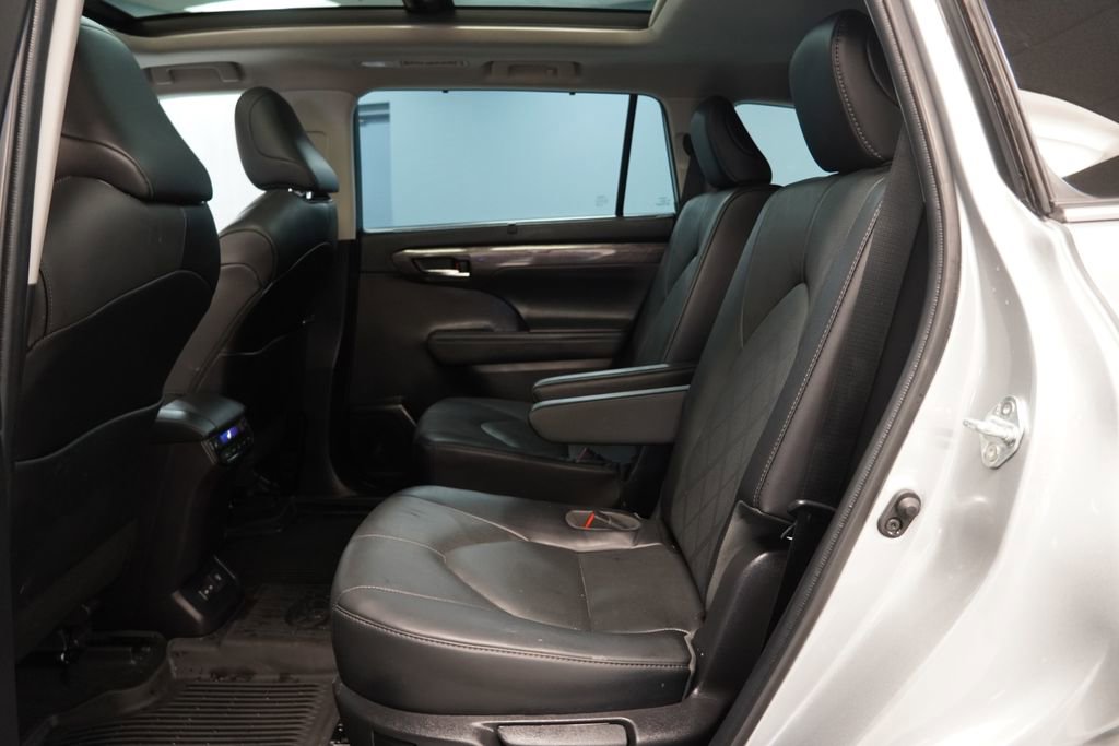 Used 2022 Toyota Highlander Platinum image 27